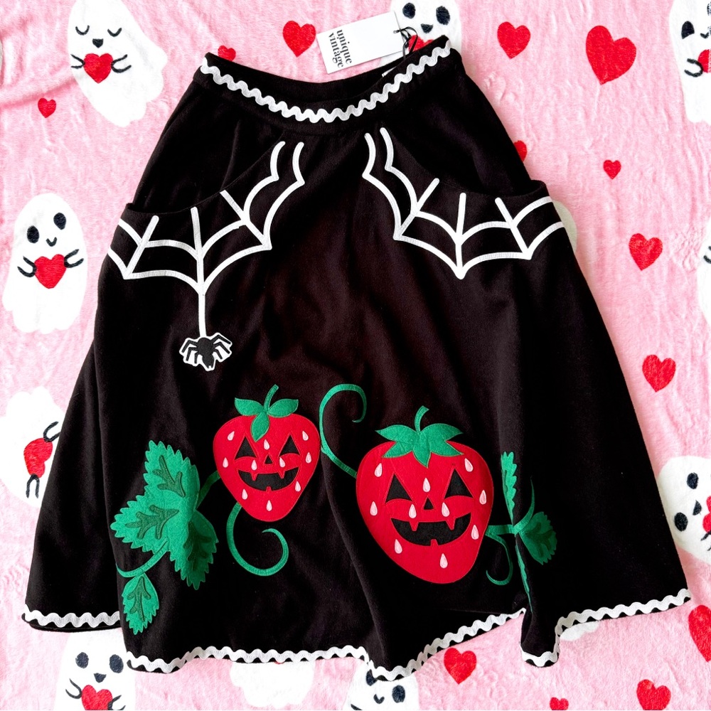 nwt unique vintage june-o-ween spooky strawberry skirt S  super rare